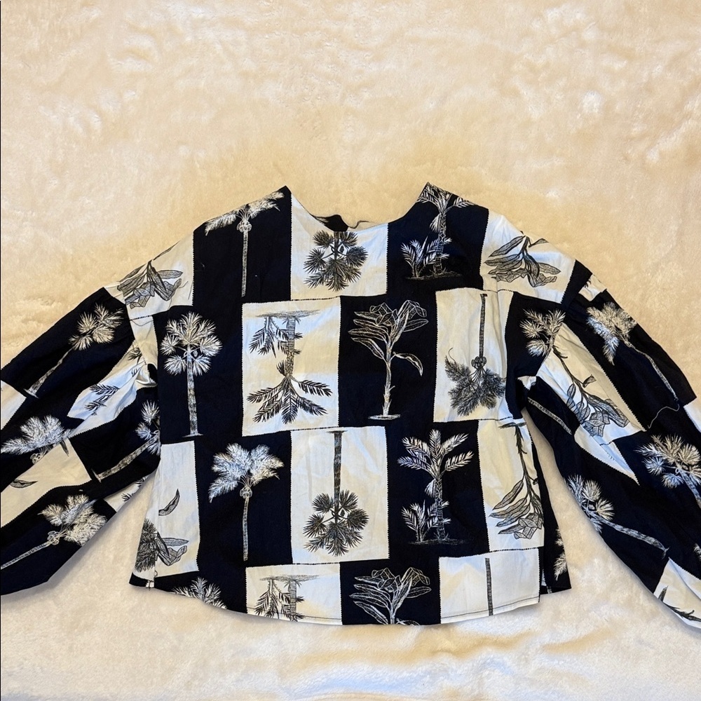 Women’s Floral Black and White Blouse with Puff Sleeves and tie front S - Picture 3 of 6